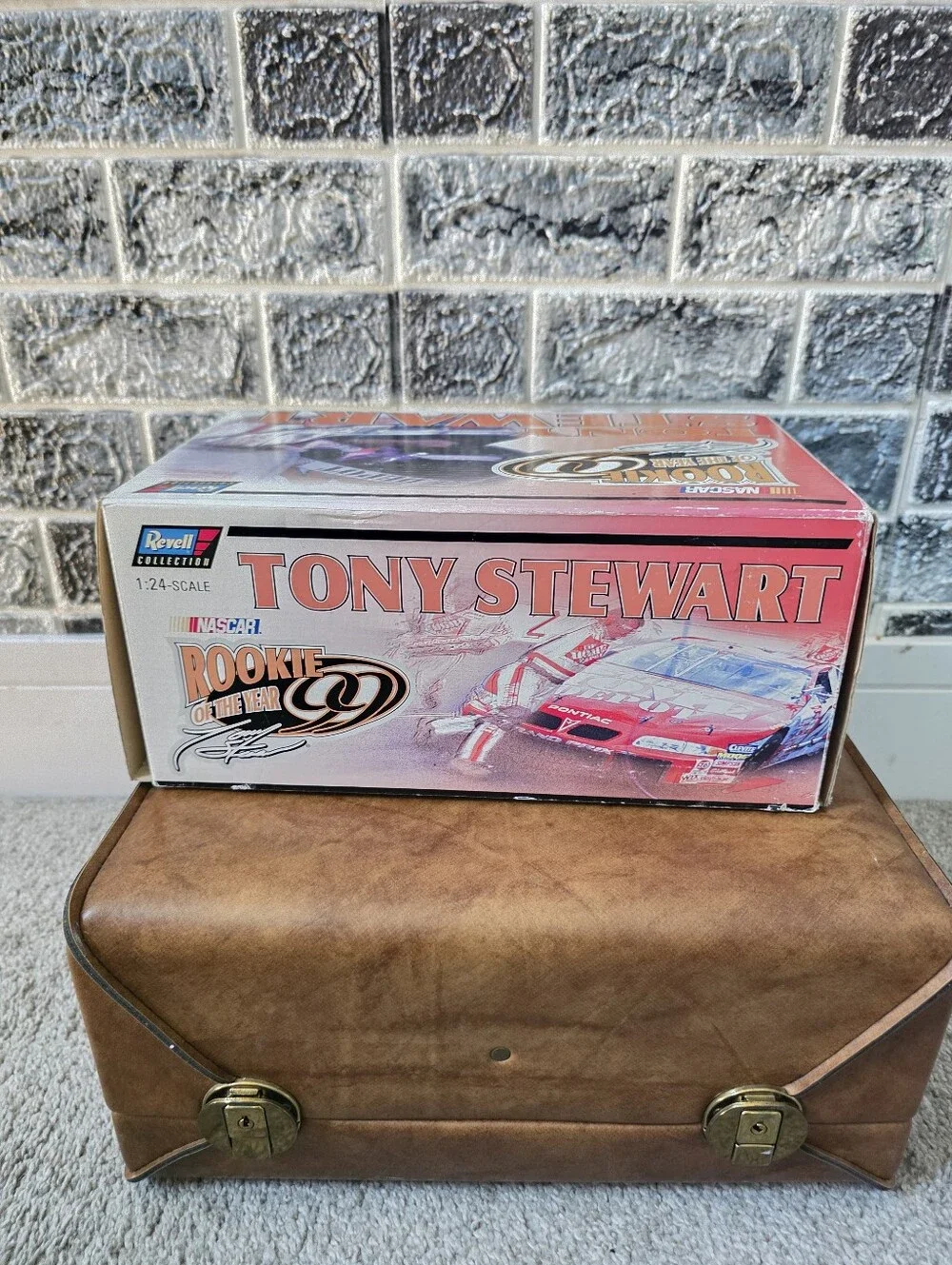 VTG 2000 Revell Tony Stewart Rookie of the Year Red Model Car Kit